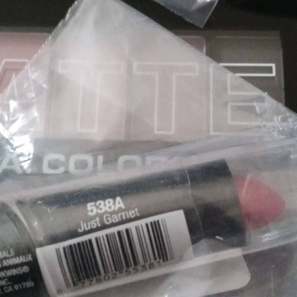 New never use eyeshadow and 3 lipstick